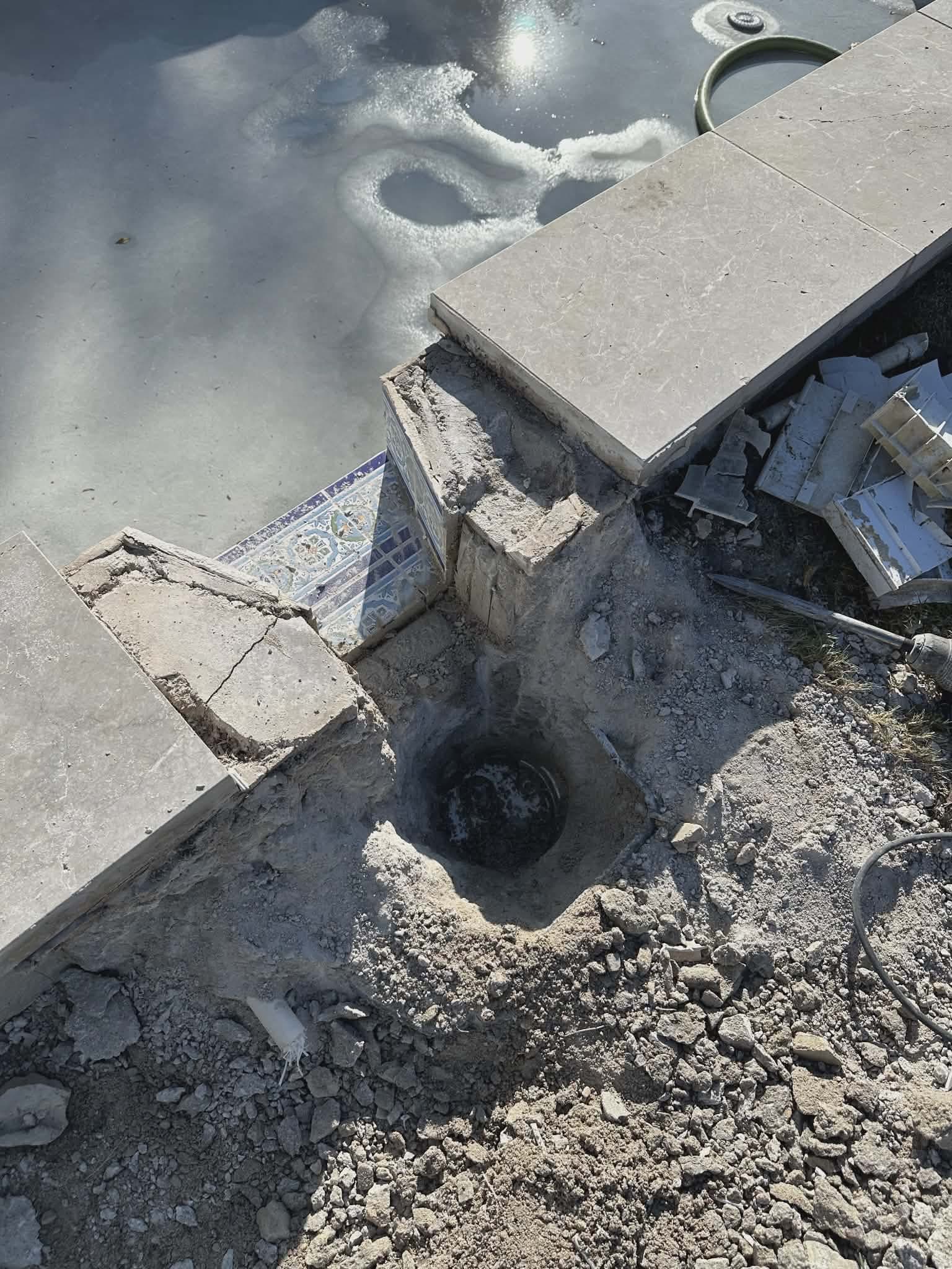 Pool skimmer replacement - new skimmer set in place